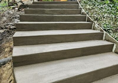 concrete stairway _patio installation_Pro Concrete and Construction